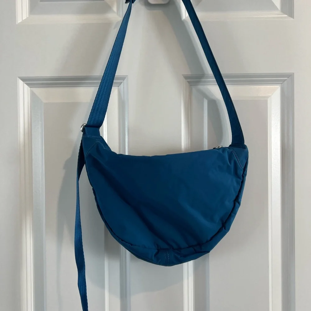 Athleta Teal Crossbody Bag - Picture 3 of 5